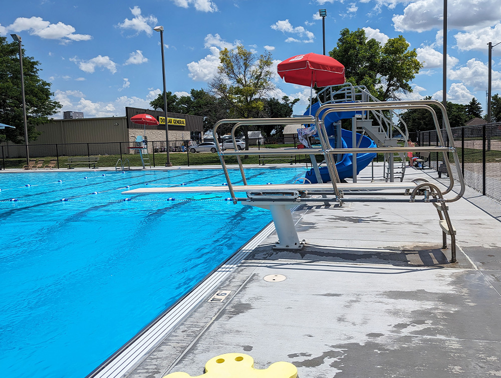 Camrbdige pool diving board